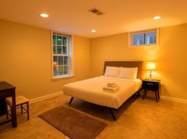 Basement Falls Church Free Parking、フォールズ・チャーチのホテル