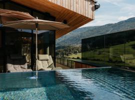 Lärchenlodge SkySpa and Rooftop Pool inklusive Stubai SuperCard, majake sihtkohas Fulpmes