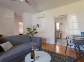 Gem Apartment 4 - Courtyard I Beach I Wifi I Cafes