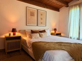 Casa Petra, отель в городе Морильо-де-Монклус