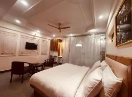Quiet Edge Resort A Luxury Room With Balcony By Anvi Retreat