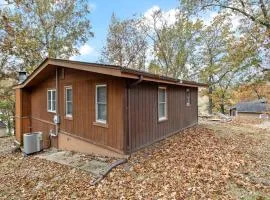 Stunning Lake View On A Nice & Quiet Relaxing Home