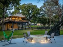 Lakefront Home Private Dock Firepit Sleeps 12