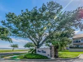 123 Beau Clair - Beachside Townhome with Balcony and Pool in Long Beach