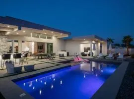 Carbon @ Elemento49 Pool Spa Sleeps 16