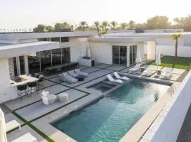 Mercury @ Elemento49 Pool Spa Sleeps 16