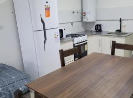 Monoambiente cómodo 4 pax, hotel in Necochea