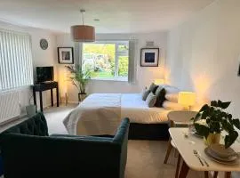 Worthing - Garden Pad with FREE on street PARKING