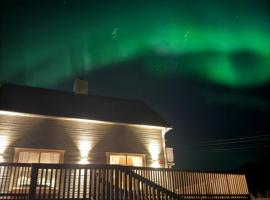 KB Basement Apartment, hotel en Sørvågen