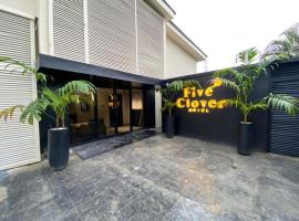 Five Clover Hotel, Ilupeju, hotel cerca de Aeropuerto Internacional Murtala Muhammed - LOS, Lagos