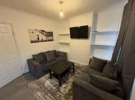 Central Luton, Guest House