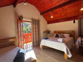 Chalé Sophia, hotel a Camanducaia