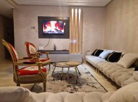 Premium Luxury Family Home in Downtown Meknes, hôtel à Meknès
