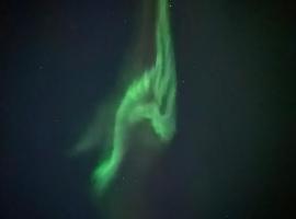 Modern cottage in Skibotn, hotel in Fossmo