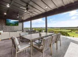 The Back Nine Retreat by AvantStay Private Golf Sim Firepit Mountain Views Near Dollywood