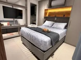 Flat luxuoso novo com ar condicionado e cozinha completa - Centro