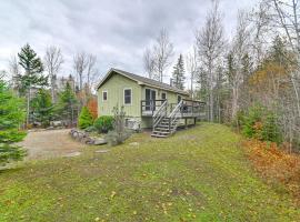 Forest-View Hideaway 3 Mi to Sugarloaf Mountain! &ndash; domek wiejski 