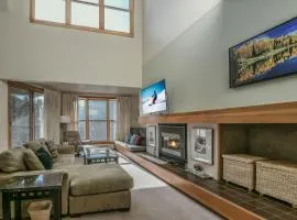 Quicksilver 1677 by SummitCove Lodging