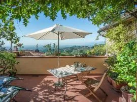 Lovely Apartment In Massa E Cozzile
