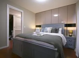 Rezara House - 1 to 4 bedroom house