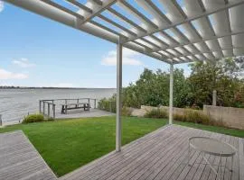 Riverside Retreat - Waterfront - Hindmarsh Island