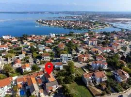 Apartments with parking space Nin, Zadar - 22265