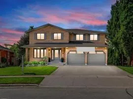 Luxurious Pvt room & Pvt heated floor bathroom near Airport