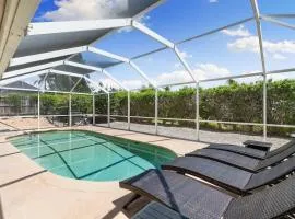 Sunny Marco Home with Pool Lanai Near Beaches