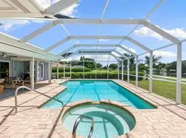 Stunning Lakefront Retreat - Pool - Hot Tub