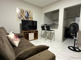 AmazHost - Casa rosa - conforto com split, wi-fi e &aacute;gua quente, koča v mestu Bel&eacute;m