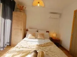 Chambre Saint Gilles les bains1