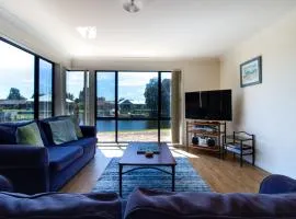 Waterfront Getaway in Sussex