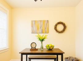 Near Stadiums and Downtown in Peaceful Neighborhood, hotel v destinaci Baltimore