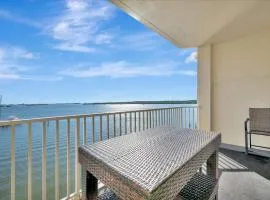 WATERVIEW Balcony HOT TUB Heated Pool Rum Bar