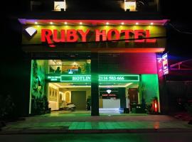 Ruby Hotel โรงแรมในTích Sơn
