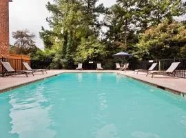 Holiday Inn Express & Suites Buford NE - Lake Lanier by IHG