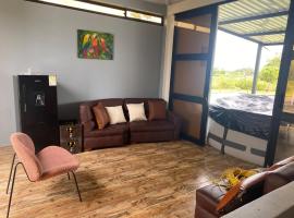 Casa Finca campestre, casa rústica em San José del Guaviare