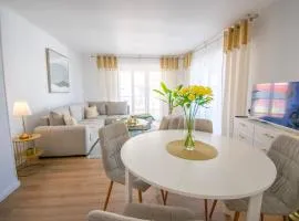 Bright 1Bedroom Apartment, Steps to Juan les Pins Beach