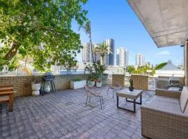 Spacious 1-Bed Apartment in Coolangatta