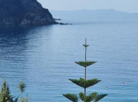 Lekas Room, hotel in Himare