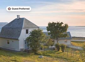 5 person holiday home in Svelgen-By Traum，位于Svelgen的酒店
