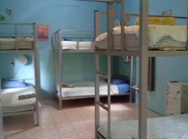 Hill Station Hostel at Chor Chaba, hotell i Ko Kood