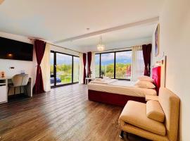 JAI GIRIDHARI, chal&eacute; em Avrig