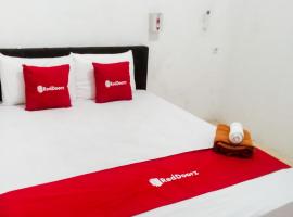 RedDoorz near Juwata 3 Airport Tarakan, hotel en Karanganyar