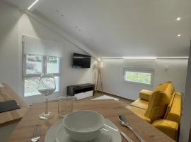 Apartamento ALMORCHÓN - Hotel Ruta del Segur, hotel in Pontones