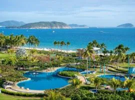 Horizon Resort & Spa Yalong Bay - Yalong Bay Central and Private Beach Loungers