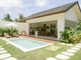 Summer Promo - 2 BR villa, big pool & garden