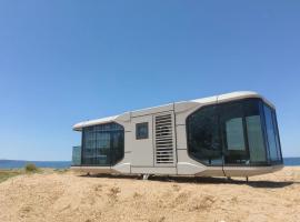 Space Capsules, місце для глемпінгу в Албені