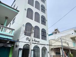 Ripple house, B&B/chambre d'hôtes à Ấp Thiện Sơn