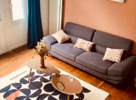 La petite Maison, hotel in Pougues-les-Eaux